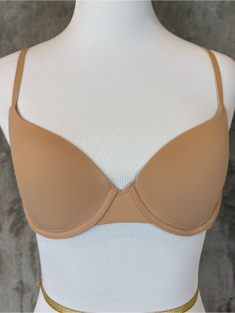 Victoria’s Secret Smooth Lightly Lined Demi Bra 32C